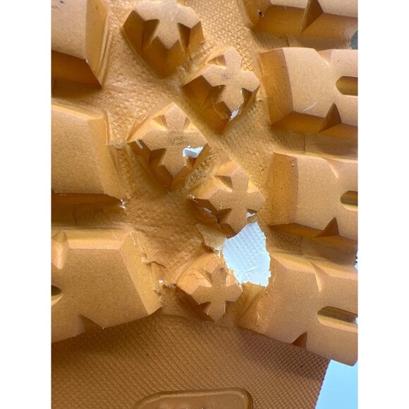 G.H. Bass Womens Size 6M Hairy Suede Lug Sole Moc Toe Shoes In Tan - Picture 12 of 12